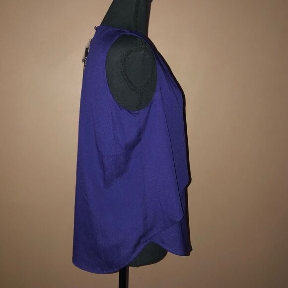 TAHARI Sleeveless Blouse NWT - Picture 2 of 3